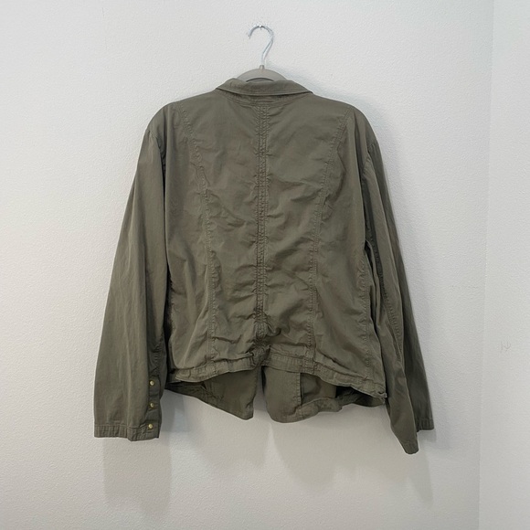 Chico's Army Green Lightweight Utility Jacket with Gold Hardware Chico's Size 3 - Picture 6 of 6